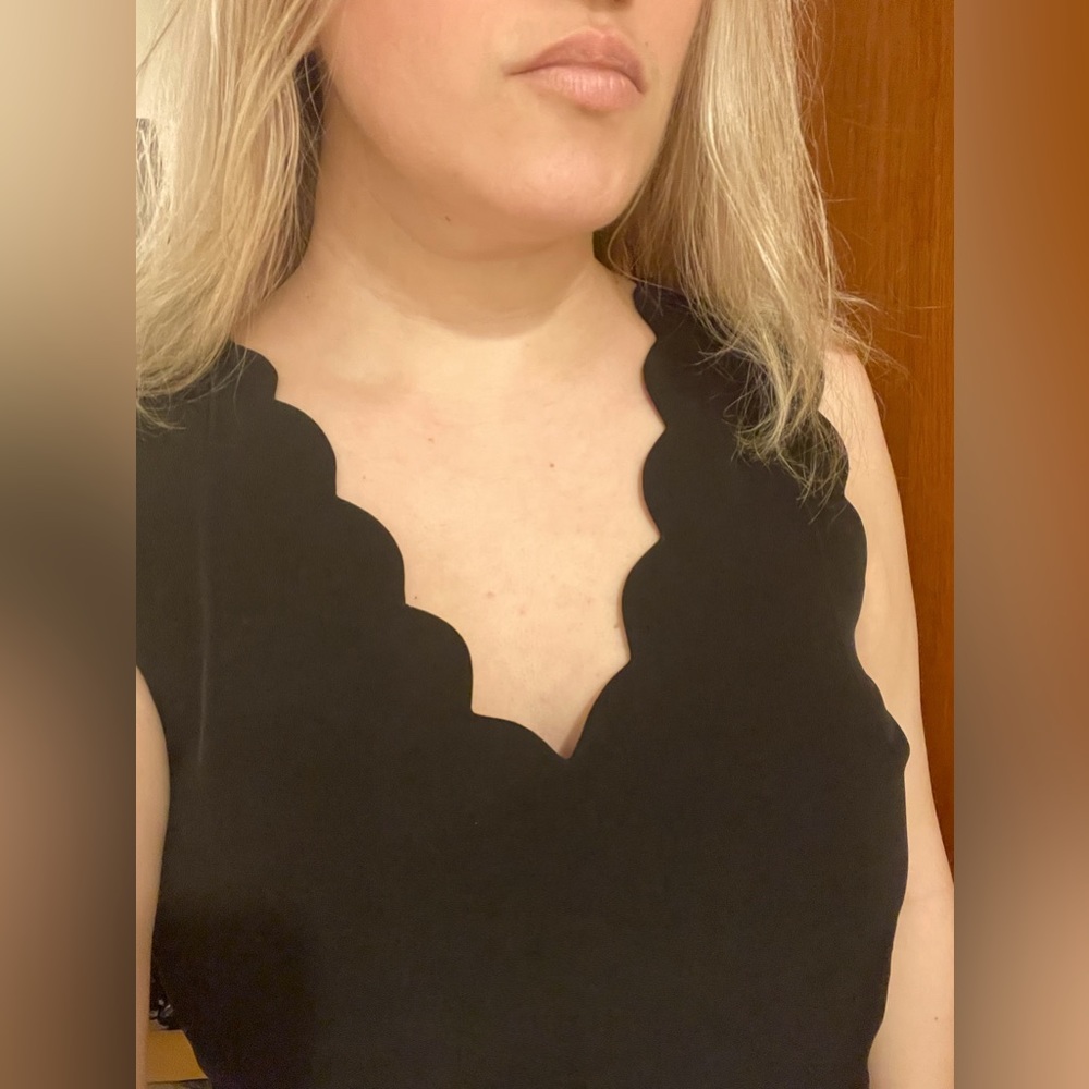 Elegant scalloped hem tank